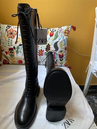 Bota plana piel cordones,Zara talla 37 !!OFERTON!! de segunda mano por 85  EUR en Ubrique en WALLAPOP