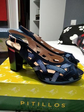 Zapatos fiesta pitillos de segunda mano por 25 EUR en Carral en WALLAPOP