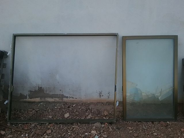 ventana corredera aluminio marrón 