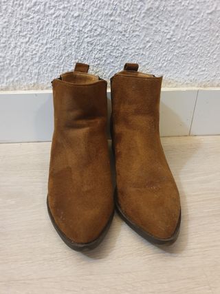 Botines piel vuelta. Mujer. Marypaz. Talla 37. de segunda mano por 8 EUR en  Madrid en WALLAPOP
