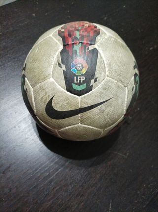 Balón NIKE SEITIRO 11\\/12 de segunda mano por 25 EUR en Valdetorres de  Jarama en WALLAPOP