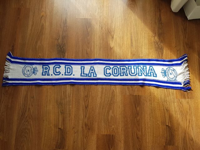 Bufanda y gorro deportivo de la coruña.