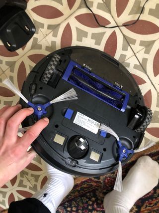 Robot Rumba Aspiradora \\/ Rowenta de segunda mano por 24,9 EUR en Barcelona  en WALLAPOP