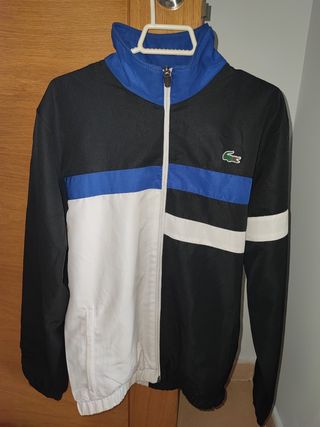 Chándal Lacoste de segunda mano por 120 EUR en Chiclana de la Frontera en  WALLAPOP