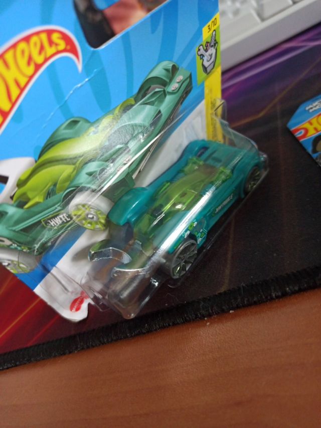 LOTE Hot Wheels