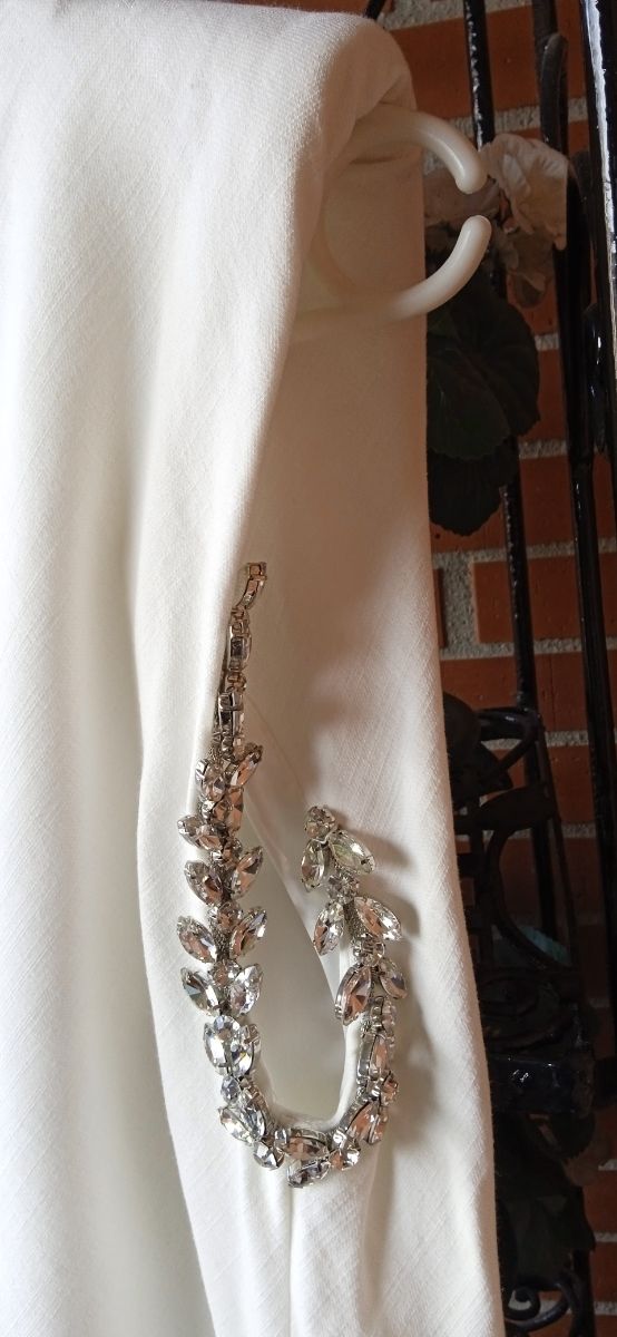 Blusa detalle pedrería Zara