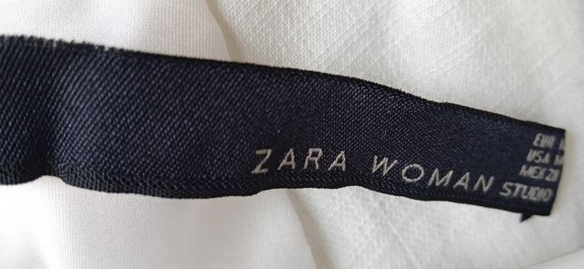 Blusa detalle pedrería Zara