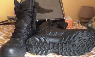 BOTAS Adidas seguridad policia de segunda mano por 89 EUR en Logroño en  WALLAPOP