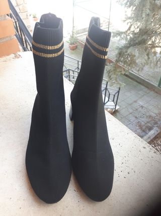 Botines de Violeta by Mango de segunda mano por 20 EUR en Algete en WALLAPOP
