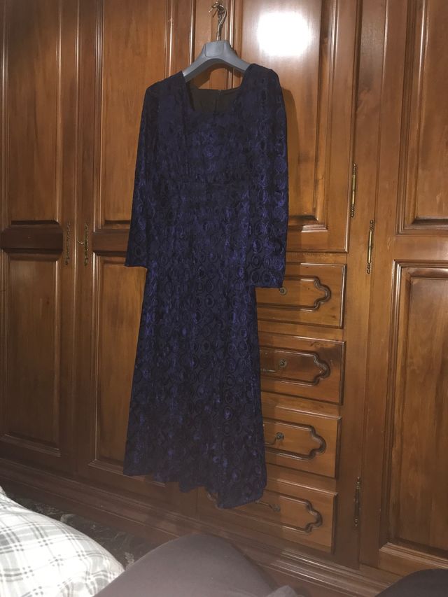 Vestito in velluto con sottogonna