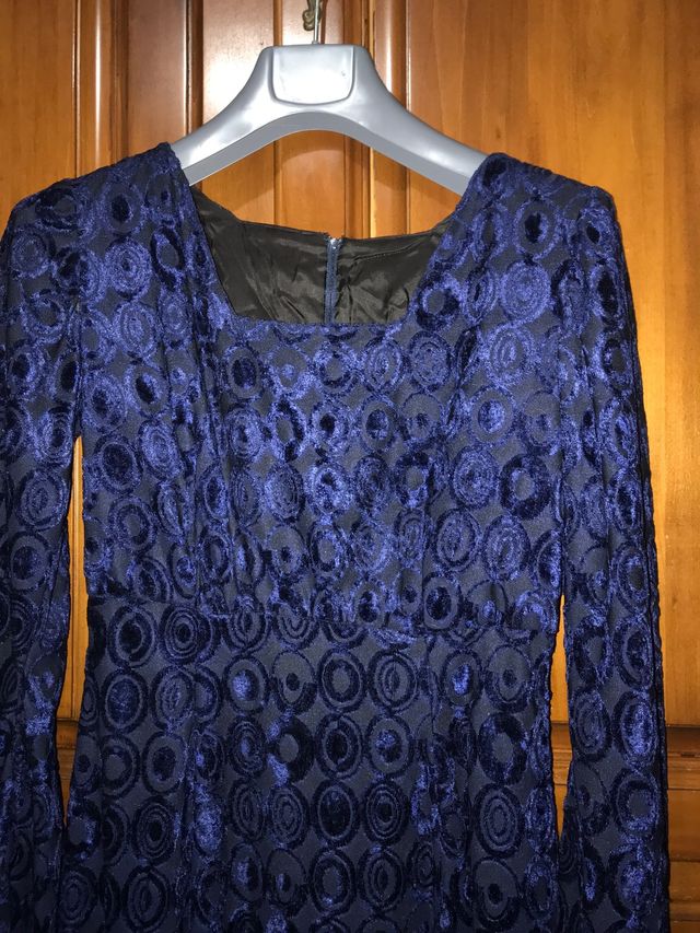 Vestito in velluto con sottogonna