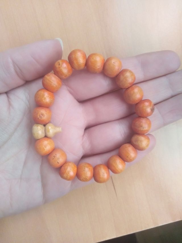 Lote  5 pulseras de bolitas con letras orientales