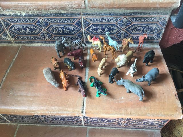 23 animales de juguete