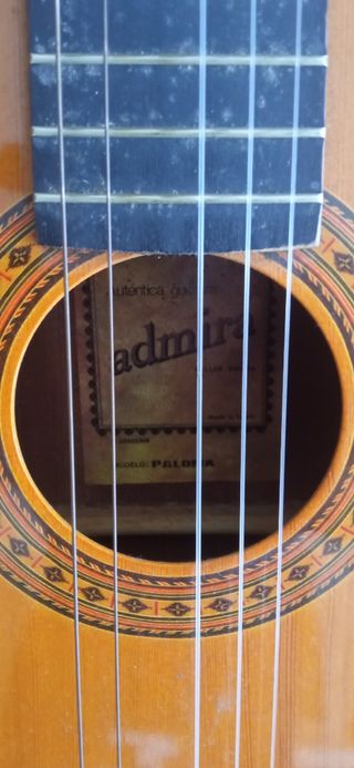 Guitarra marca Admira de segunda mano por 80 EUR en Las Palmas de Gran  Canaria en WALLAPOP