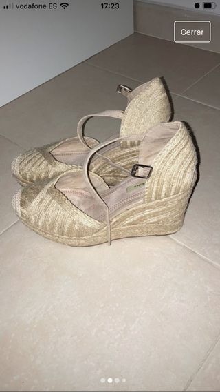 Sandalias fiesta tacón y cuña esparto de segunda mano por 20 EUR en  Aranjuez en WALLAPOP