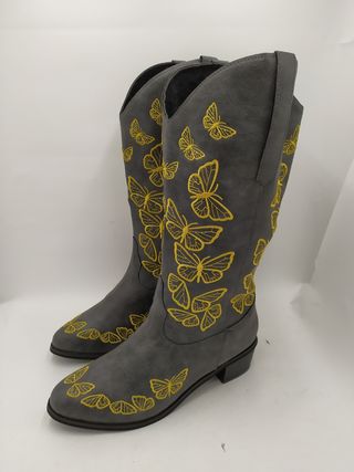 Botas para mujer talla 41 de segunda mano por 20 EUR en San Fernando de  Henares en WALLAPOP