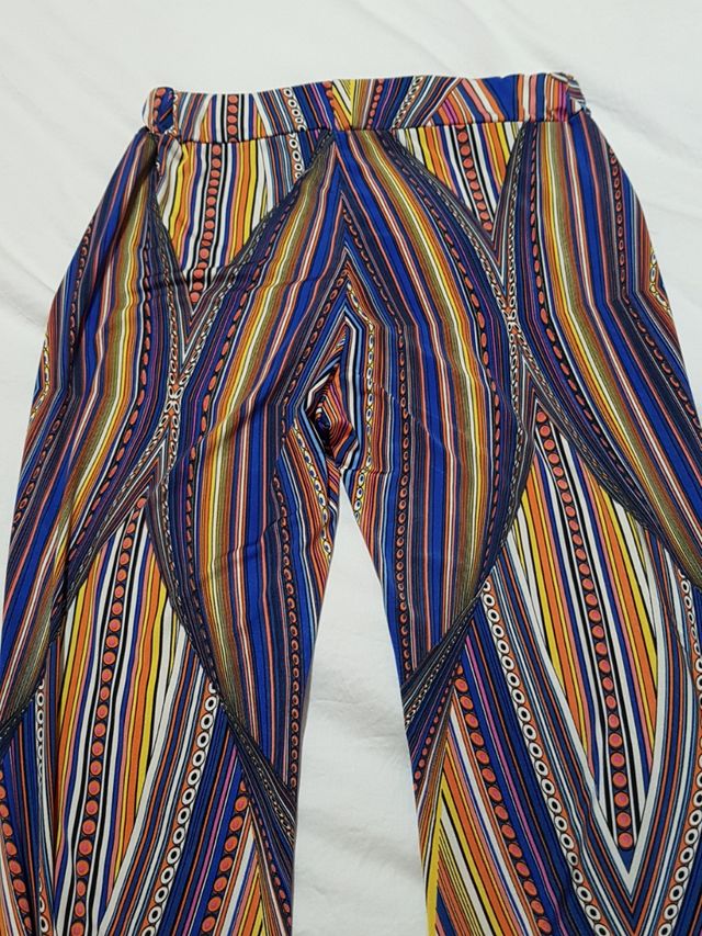 Pantalón malla, pata ancha