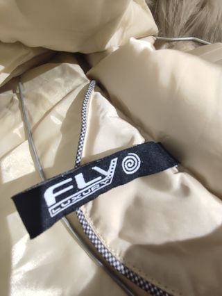 Abrigo de mujer Marca fly luxury de segunda mano por 50 EUR en Galapagar en  WALLAPOP