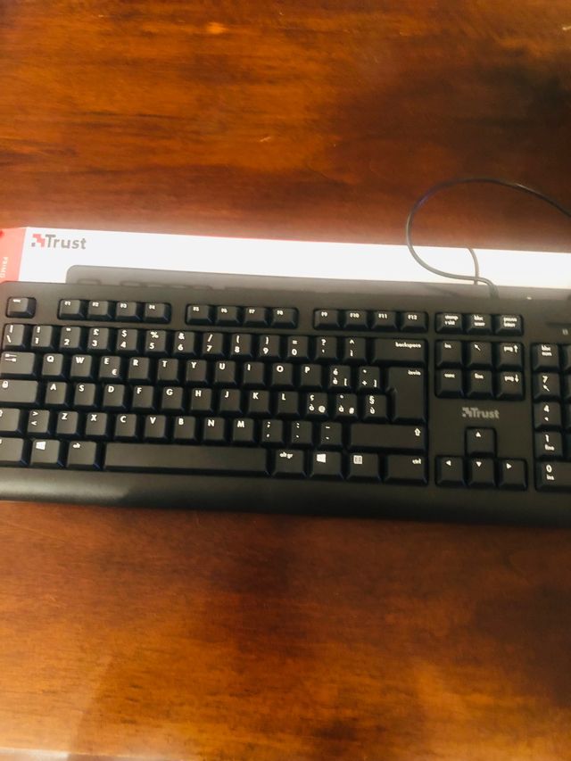 Tastiera e mouse per compiuter