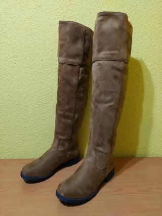 Botas para mujer talla 41 de segunda mano por 20 EUR en San Fernando de  Henares en WALLAPOP