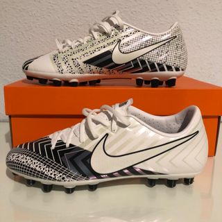 Botas Fútbol número 40 de segunda mano por 30 EUR en Sevilla en WALLAPOP