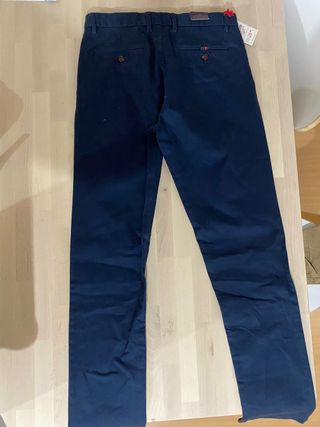 Pantalon chino alvaro moreno de segunda mano por 15 EUR en Zaragoza en  WALLAPOP