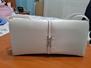 Bolso fiesta blanco de segunda mano por 15 EUR en Alcorcón en WALLAPOP