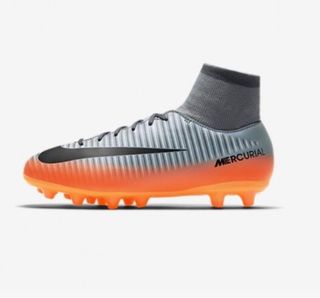 Botas de fútbol Nike naranjas de segunda mano en WALLAPOP