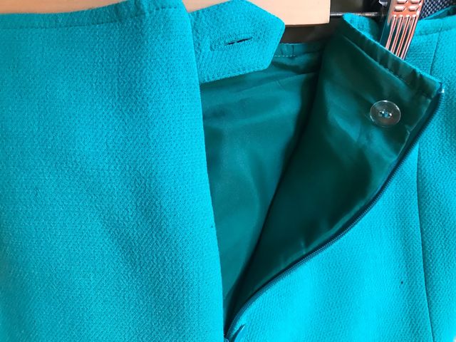 Traje turquesa Alba Conde