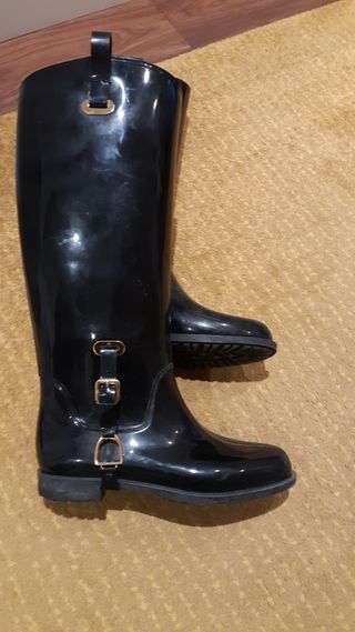 Botas negras Ralph Lauren con forro talla 38 de segunda mano por 30 EUR en  San Sebastián de Los Reyes en WALLAPOP