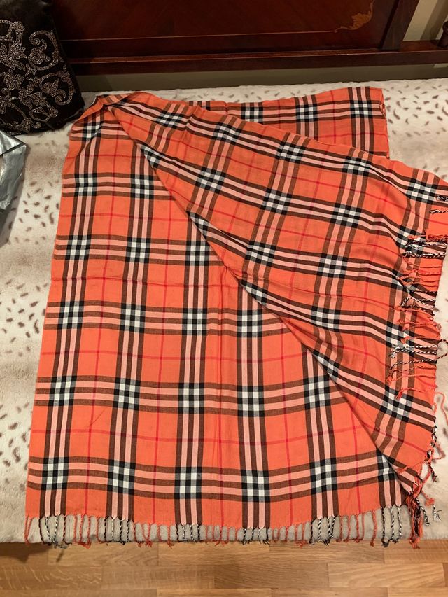 Bufanda a estrenar estampado cuadros