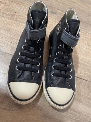 Zapatillas Converse talla 35 - 21,5cm convers de segunda mano por 35 EUR en  Silla en WALLAPOP