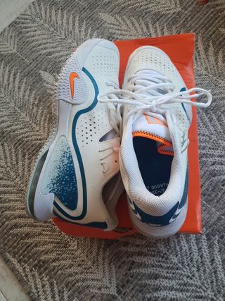 Nike air piel de segunda mano por 55 EUR en Figueres en WALLAPOP