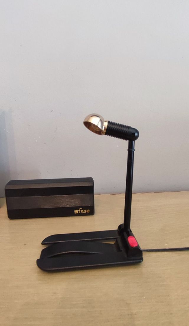 lámpara Fase en caja lamparita de leer diseño