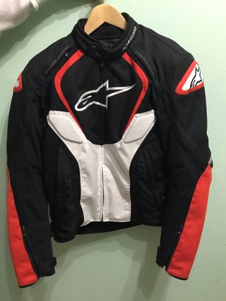 Chaqueta moto Alpinestar talla M de segunda mano por 140 EUR en Barcelona  en WALLAPOP
