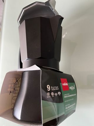 NUEVO- Cafetera valira mistral grande de segunda mano por 18 EUR en  Barcelona en WALLAPOP