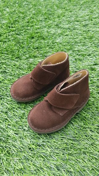 Botas bebé pisamierdas de segunda mano por 10 EUR en Zaragoza en WALLAPOP