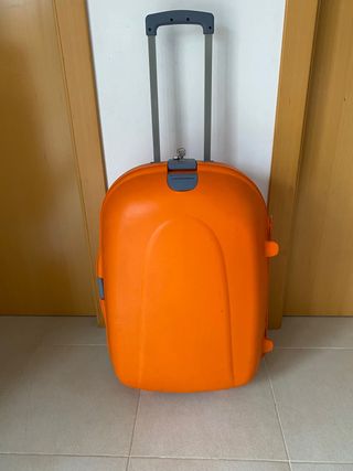 Maleta United Colors Of Benetton de segunda mano por 55 EUR en Manresa en  WALLAPOP