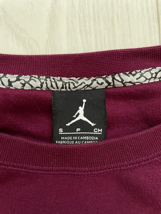 Sudadera Jordan morada de segunda mano por 32 EUR en Madrid en WALLAPOP