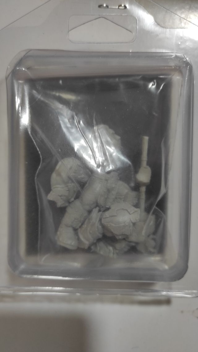 Orco edición limitada resina