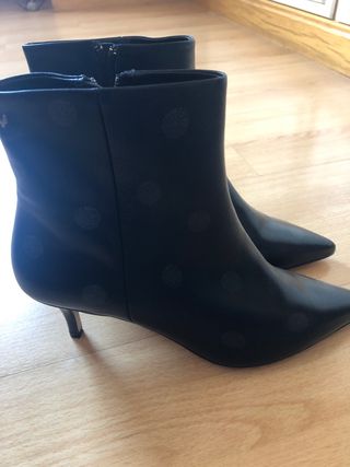 Botines Martinelli negros T-39 nuevos de segunda mano por 40 EUR en Madrid  en WALLAPOP