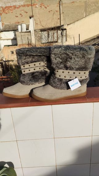 Botas pelo Marypaz de segunda mano por 15 EUR en Alcantarilla en WALLAPOP