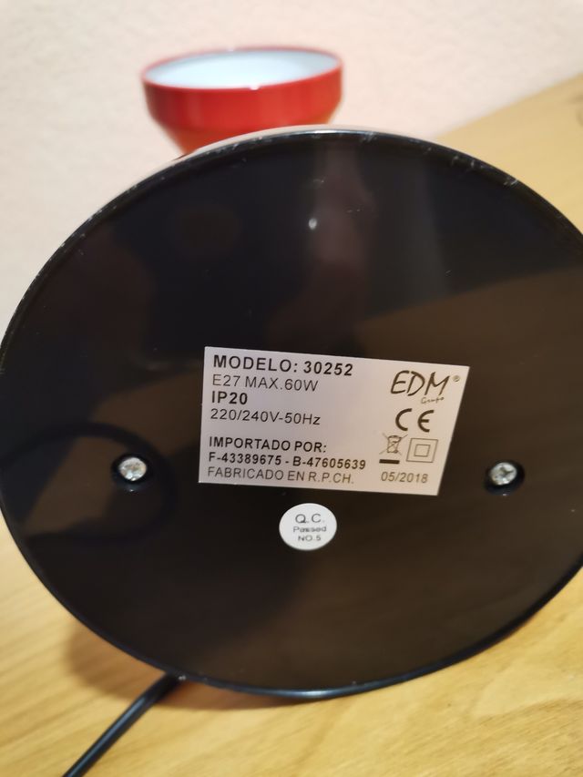 LAMPARA ESCRITORIO ROJA