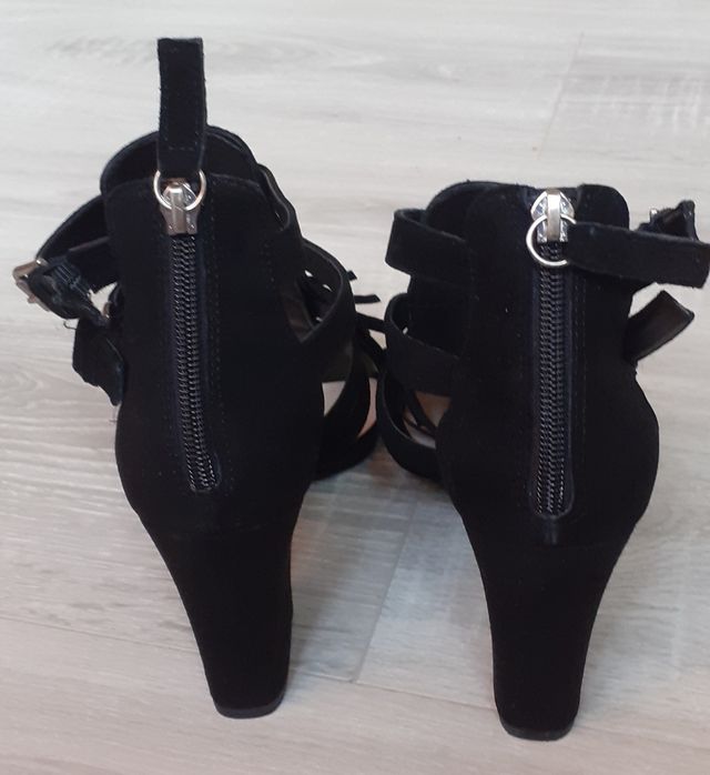 Sandali NUOVISSIMI n. 38