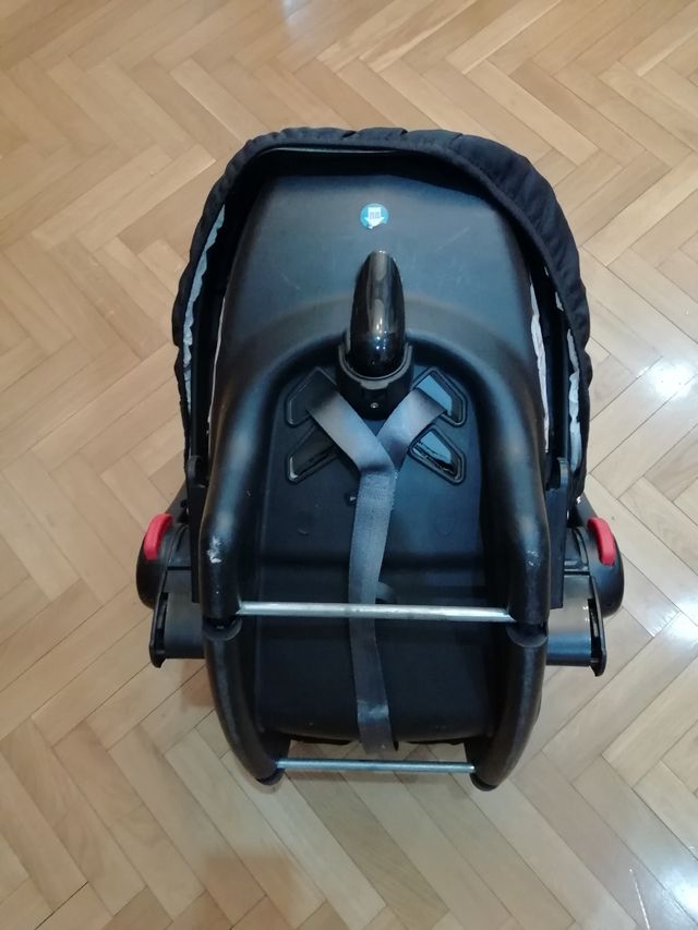 2 sillas de coche para bebé Karwala