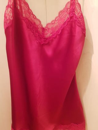 Camisón, top intimissimi, rojo de segunda mano por 35 EUR en Centro Militar  Araka en WALLAPOP
