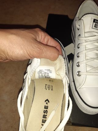 Zapatillas converse blancas piel de segunda mano por 50 EUR en León en  WALLAPOP