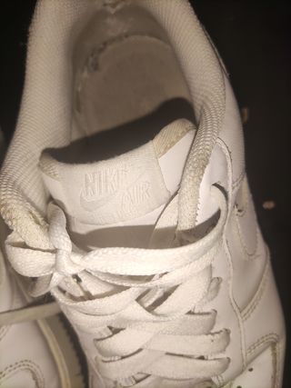 Nike AIR FORCE 1 suelas rotas de segunda mano por 15 EUR en Madrid en  WALLAPOP