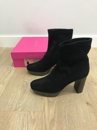Botines Mascaró ante negro de segunda mano por 35 EUR en Mataró en WALLAPOP