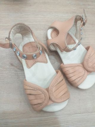 Sandalias bebé piel Zara, 19 de segunda mano por 3 EUR en Granada en  WALLAPOP